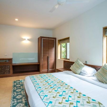 Holiday Goa Hotel Arpora Exterior photo